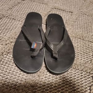 Rainbow sandals size 7.5-8.5 thin strap single layer black in GUC